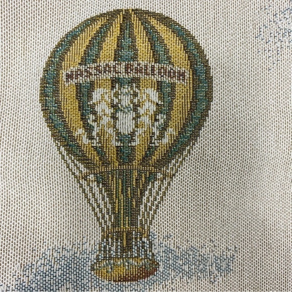 Hot Air Balloon London scene tapestry pillow cover 20 x 13 made in Turkey - Picture 4 of 12